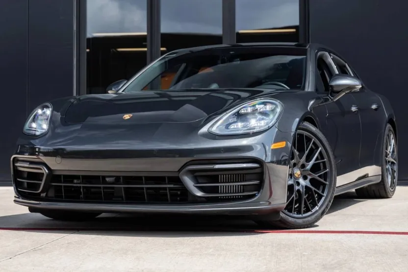 2022 Porsche Panamera 4 Platinum photo 1