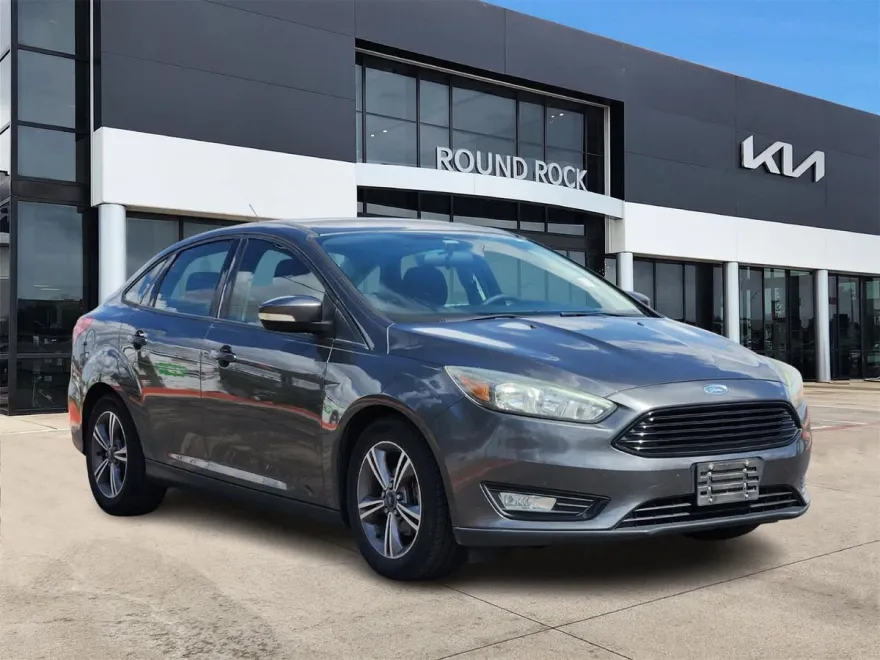2017 Ford Focus SE photo 1