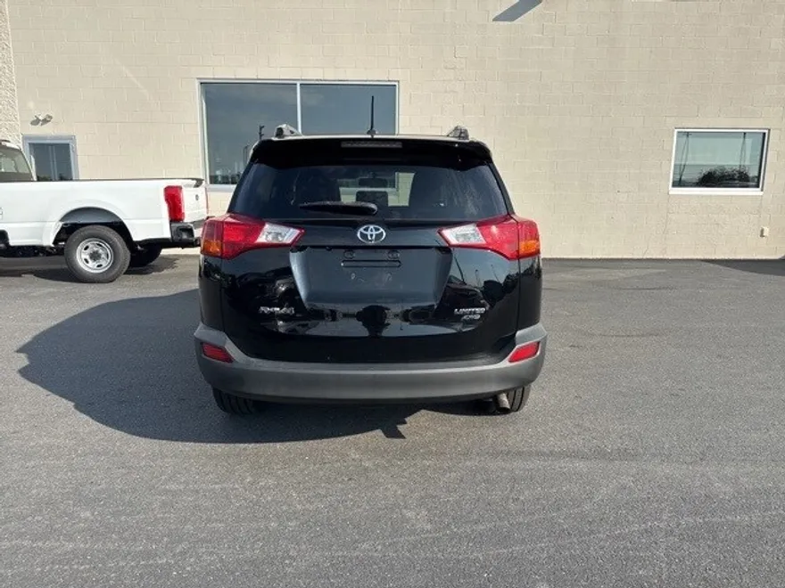 2015 Toyota RAV4 Limited photo 1