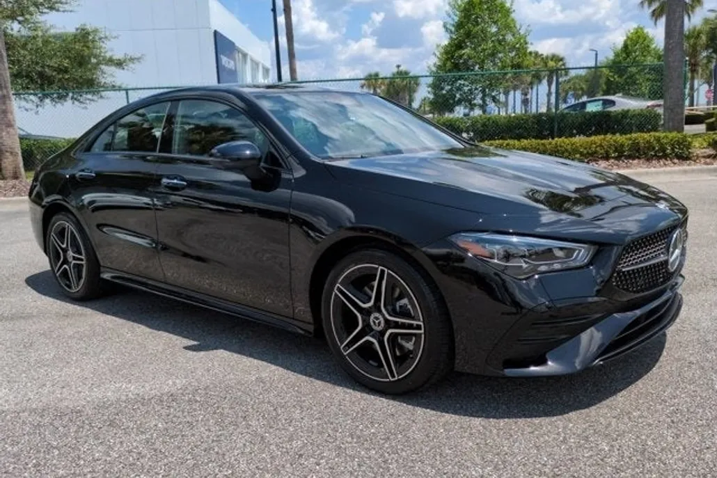 2025 Mercedes Benz CLA 250 4MATIC photo 1