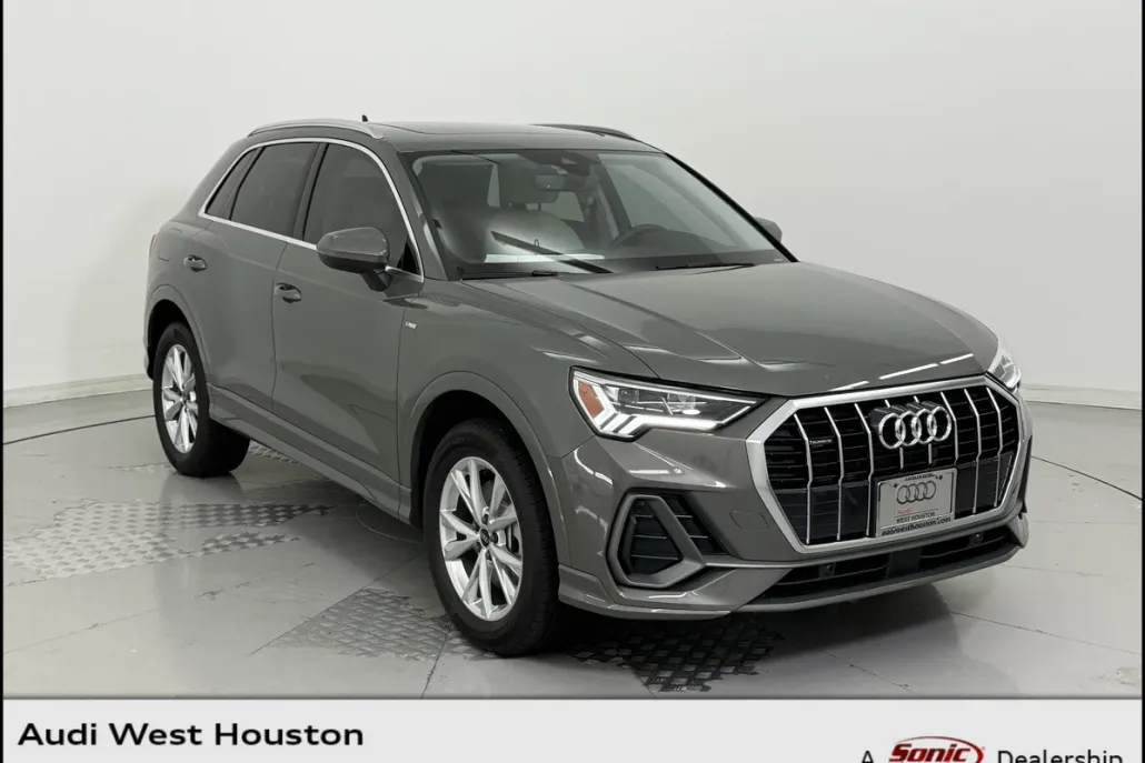 2025 Audi Q3 S line Premium photo 1