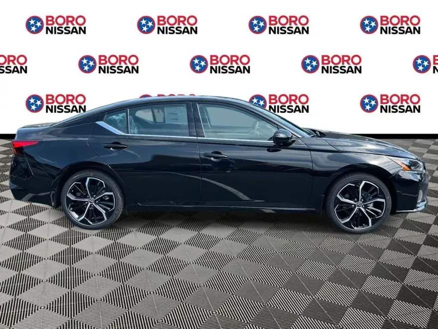 2025 Nissan Altima SR photo 1