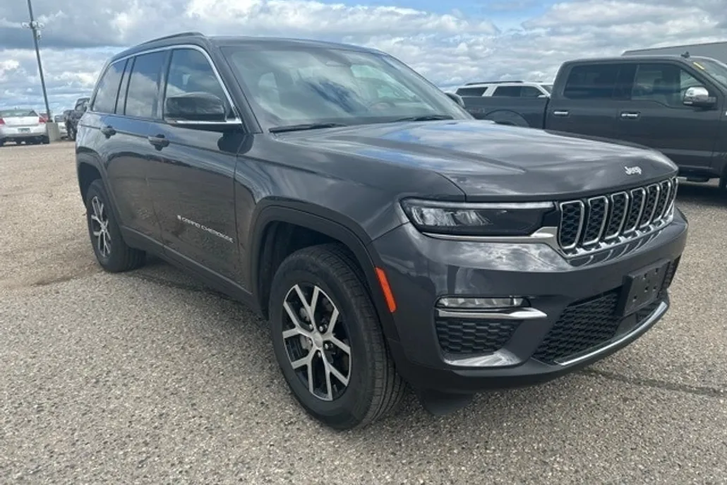 2024 Jeep Grand Cherokee Limited photo 1