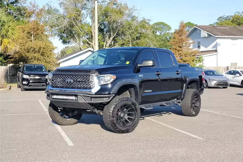 2018 Toyota Tundra SR5 CrewMax photo 1