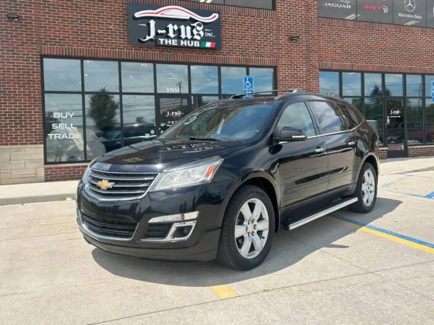2017 Chevrolet Traverse 1LT photo 1