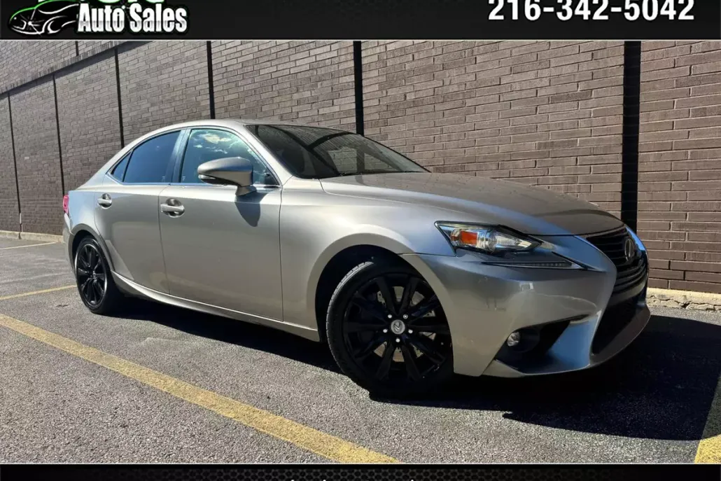 2016 Lexus IS 200t photo 1