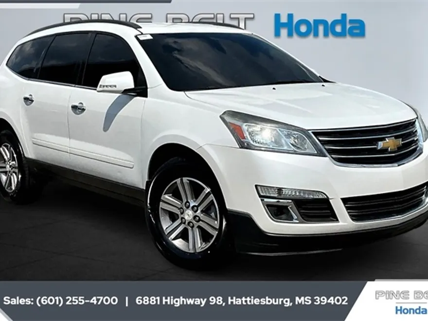2016 Chevrolet Traverse 2LT photo 1