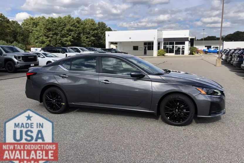 2025 Nissan Altima SV photo 1
