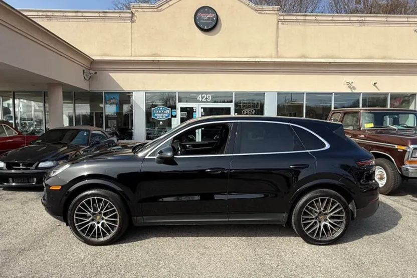2020 Porsche Cayenne photo 1