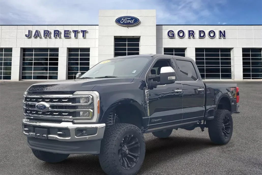 2023 Ford F-250 Lariat photo 1