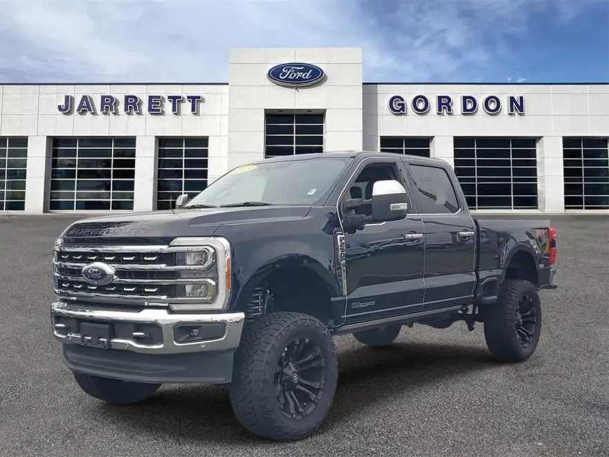 2023 Ford F-250 Lariat photo 1