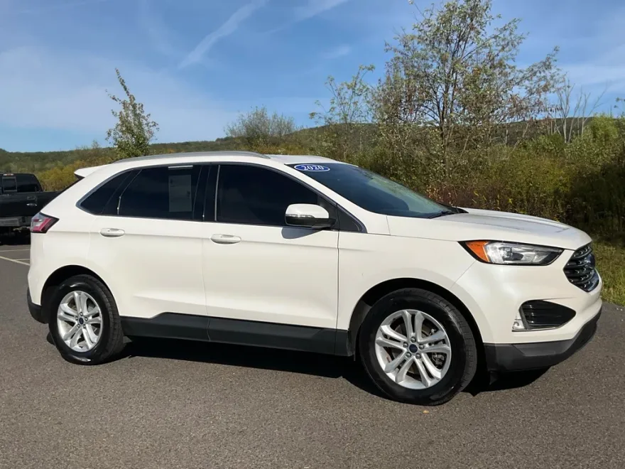 2020 Ford Edge SEL photo 1