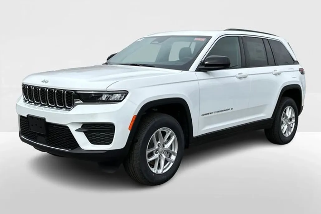 2025 Jeep Grand Cherokee Laredo photo 1