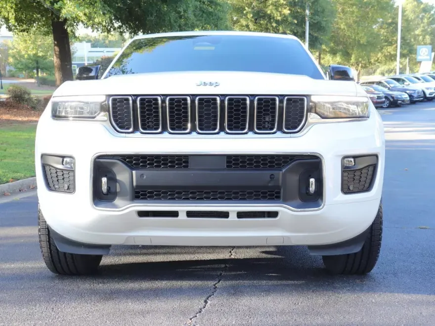 2022 Jeep Grand Cherokee Overland photo 1