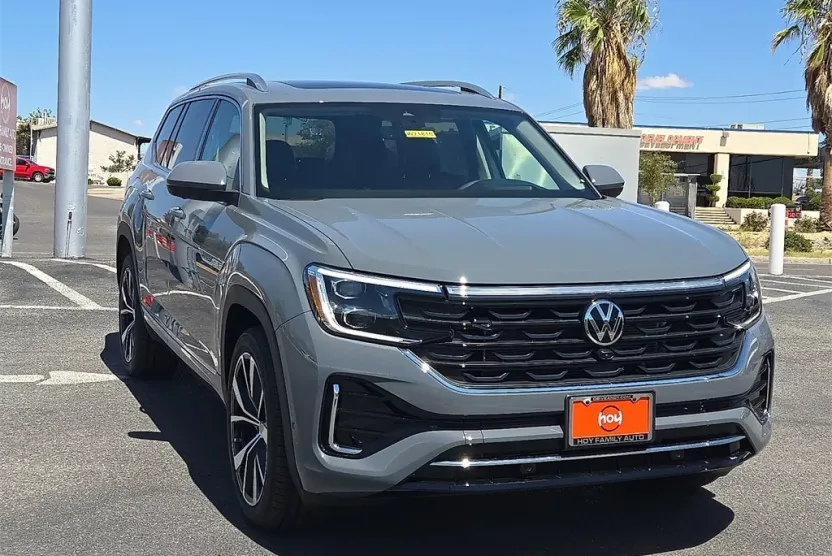2025 Volkswagen Atlas SEL Premium R-Line photo 1