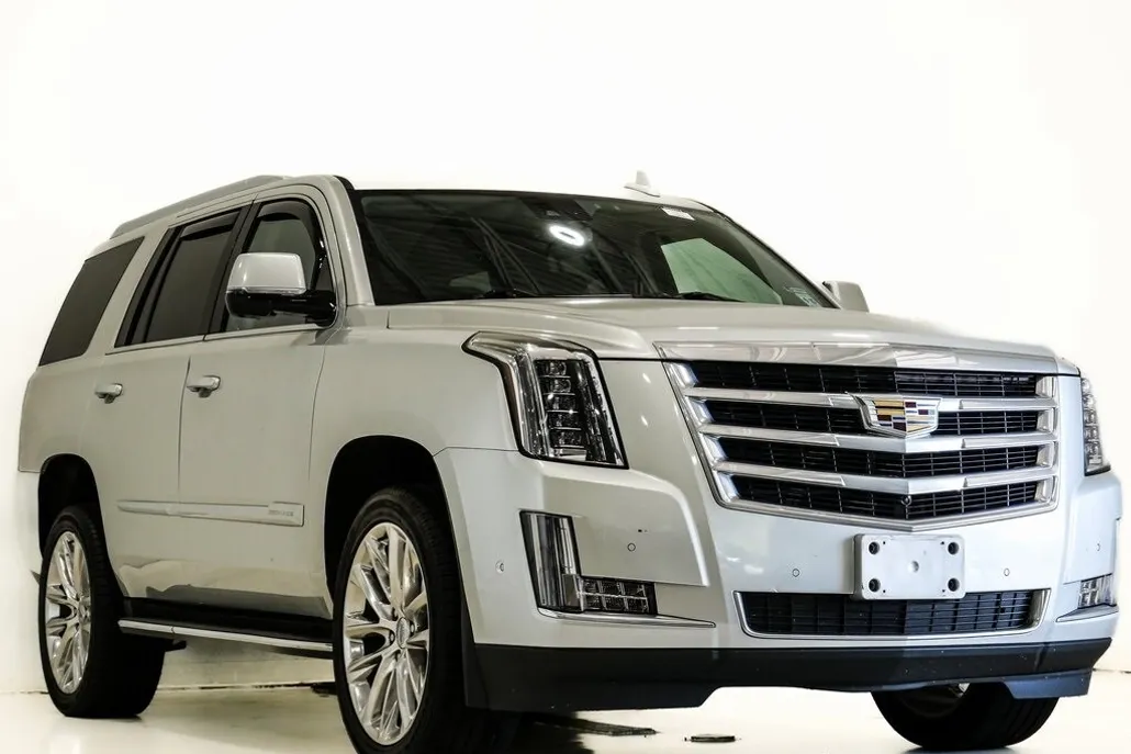 2020 Cadillac Escalade Luxury photo 1