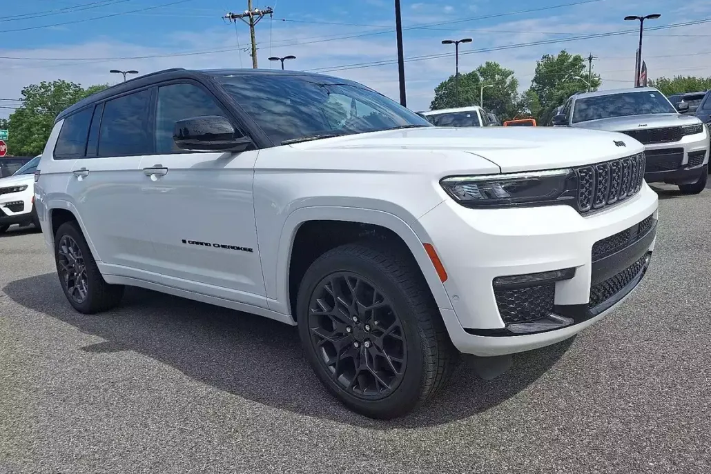 2025 Jeep Grand Cherokee L Summit photo 1