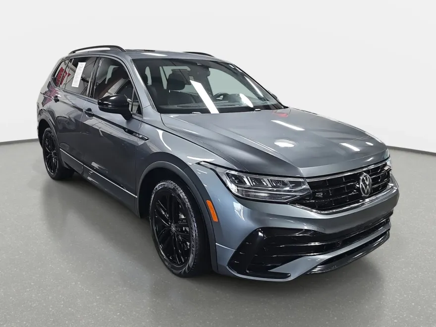 2022 Volkswagen Tiguan SE R-Line Black photo 1