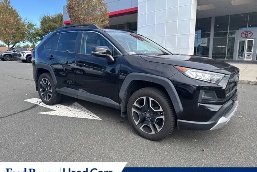 2019 Toyota RAV4 Adventure photo 1
