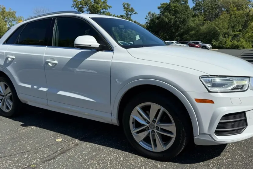 2017 Audi Q3 Premium Plus photo 1