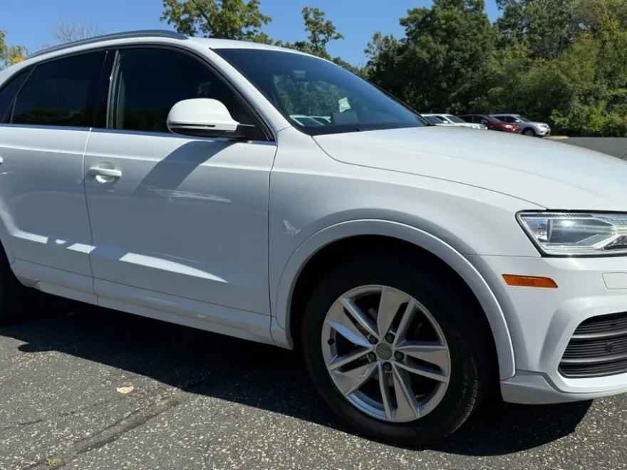 2017 Audi Q3 Premium Plus photo 1