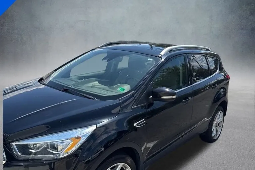 2019 Ford Escape Titanium photo 1