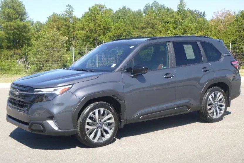 2025 Subaru Forester Touring photo 1