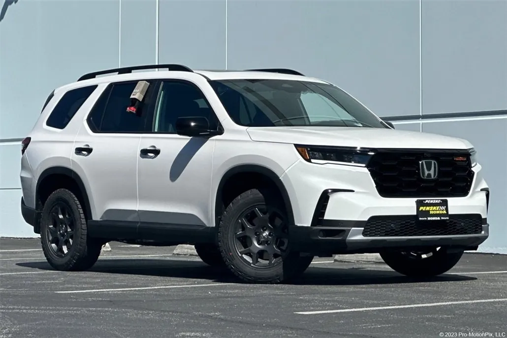 2025 Honda Pilot TrailSport photo 1