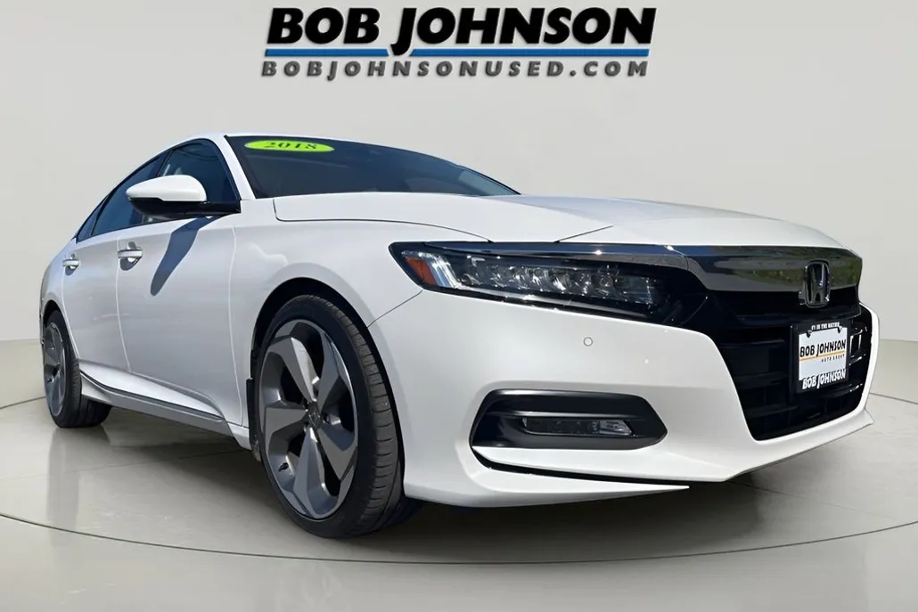 2018 Honda Accord Touring 2.0T photo 1