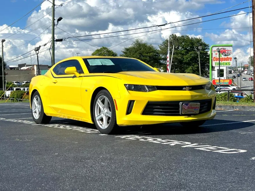 2017 Chevrolet Camaro 1LT Coupe photo 1