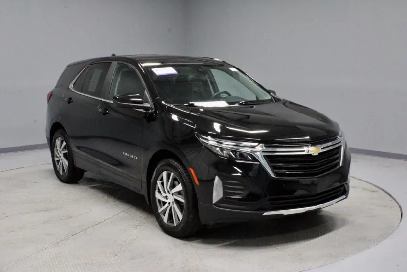 2022 Chevrolet Equinox LT photo 1