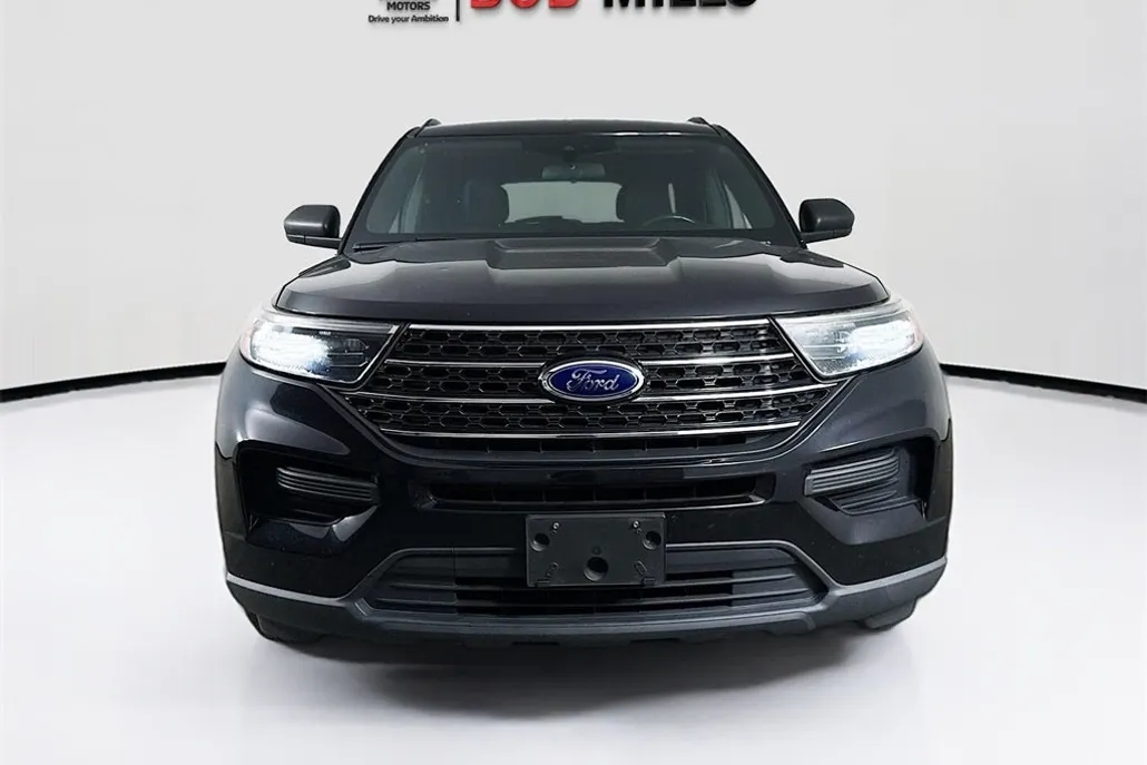 2020 Ford Explorer XLT photo 1