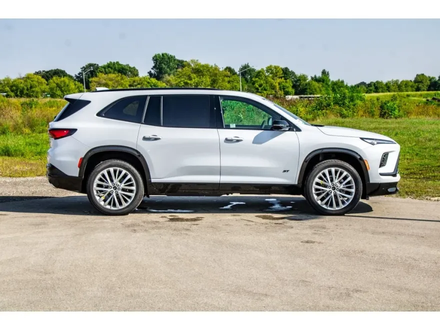 2026 Buick Enclave Sport Touring photo 1