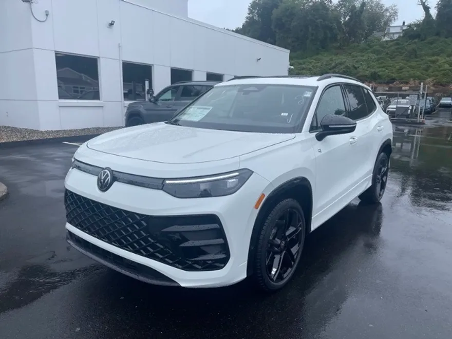 2025 Volkswagen Tiguan SE R-Line Black photo 1
