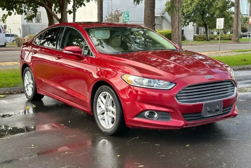 2014 Ford Fusion SE photo 1