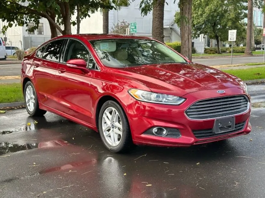 2014 Ford Fusion SE photo 1