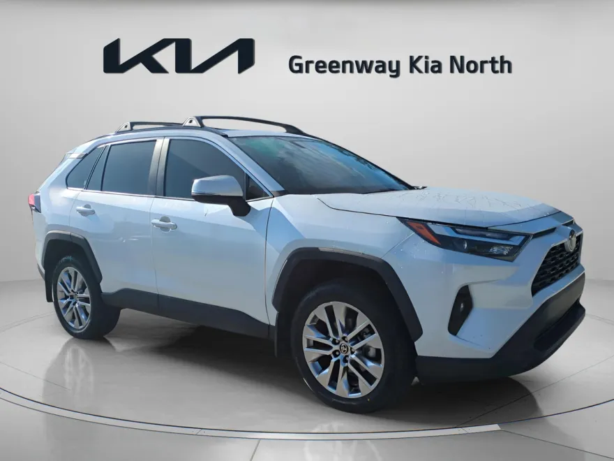 2024 Toyota RAV4 XLE Premium photo 1