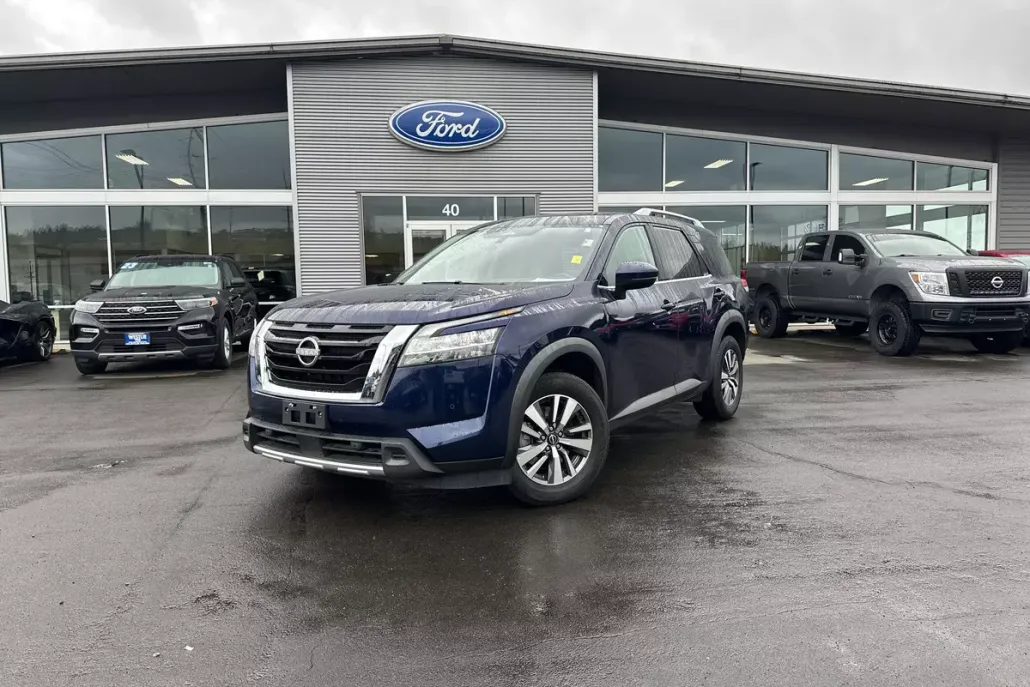 2023 Nissan Pathfinder SL photo 1