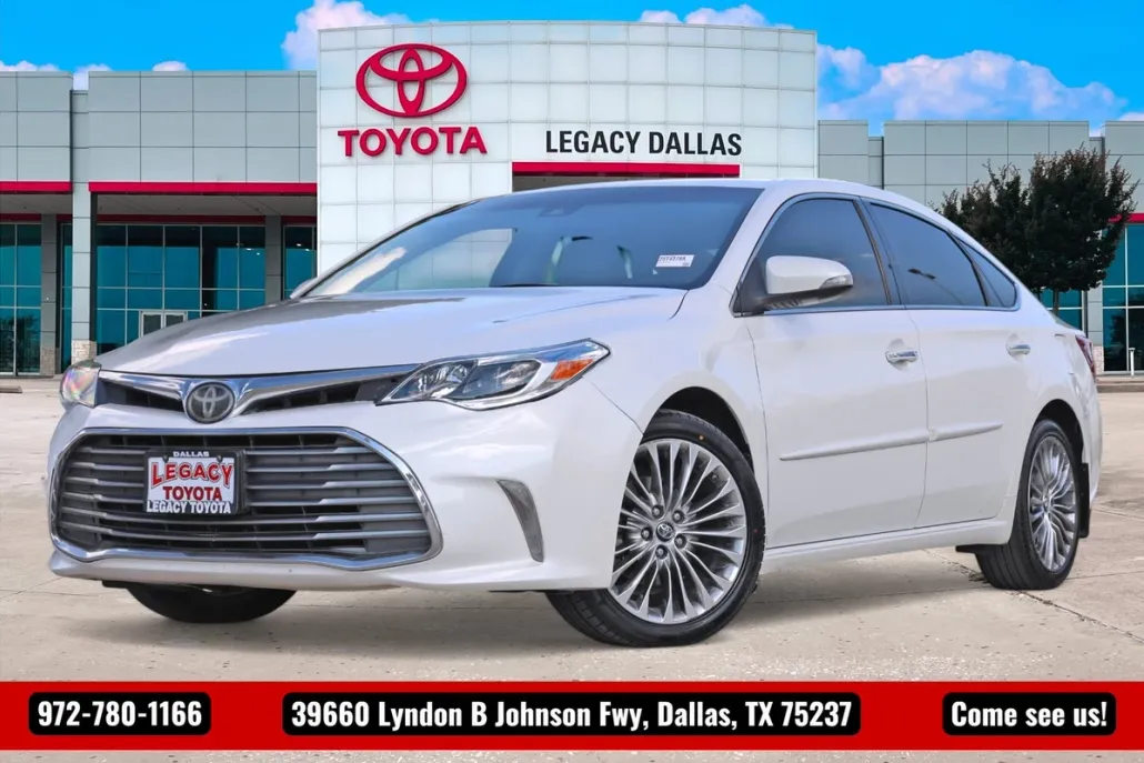 2016 Toyota Avalon Limited photo 1