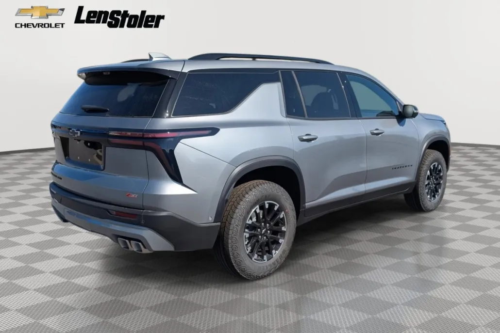 2026 Chevrolet Traverse Z71 photo 1