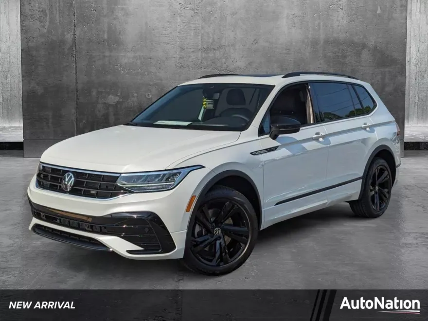 2024 Volkswagen Tiguan SE R-Line Black Sport photo 1