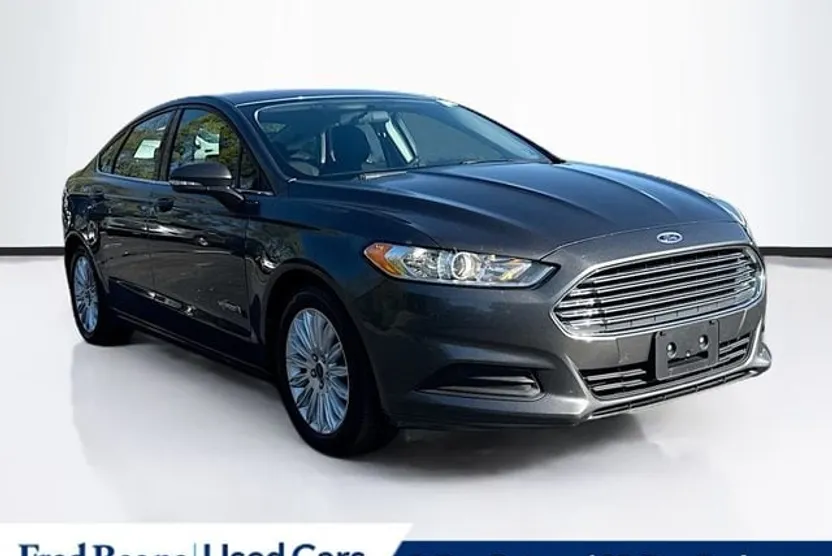 2015 Ford Fusion Hybrid SE photo 1