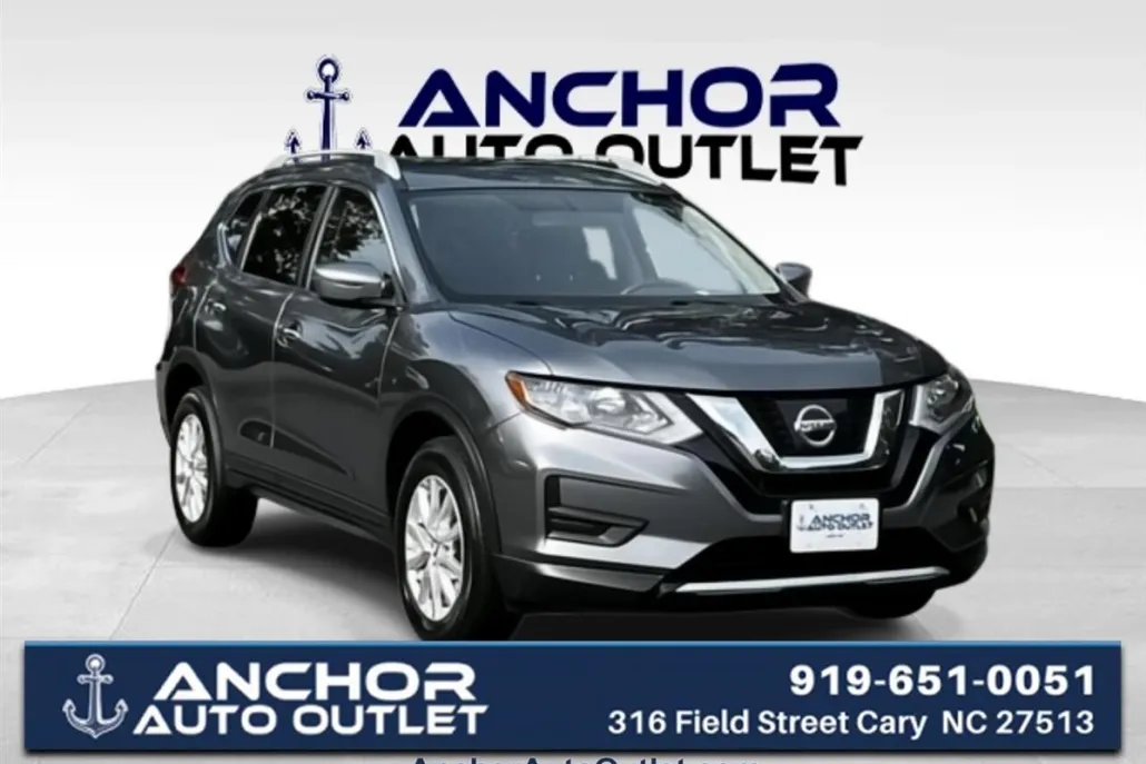 2017 Nissan Rogue SV photo 1