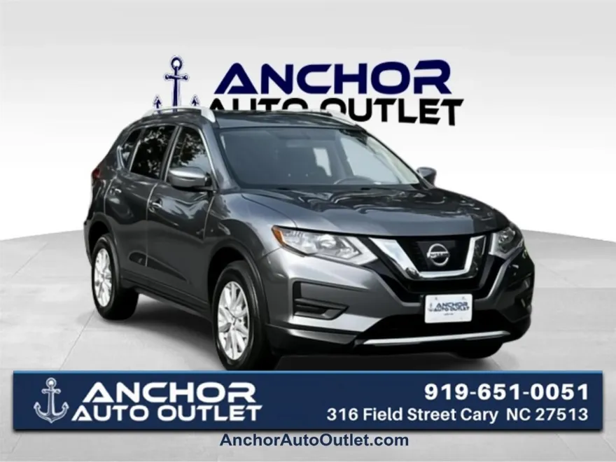 2017 Nissan Rogue SV photo 1