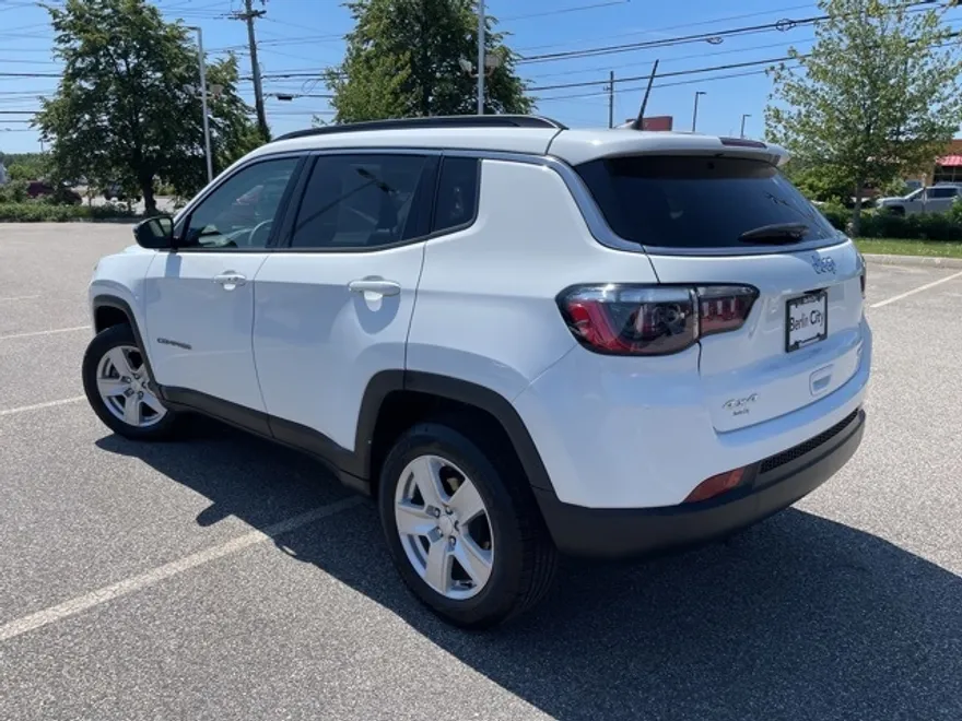 2022 Jeep Compass Latitude photo 1