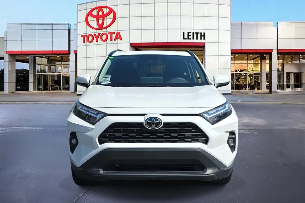2023 Toyota RAV4 XLE Premium photo 1