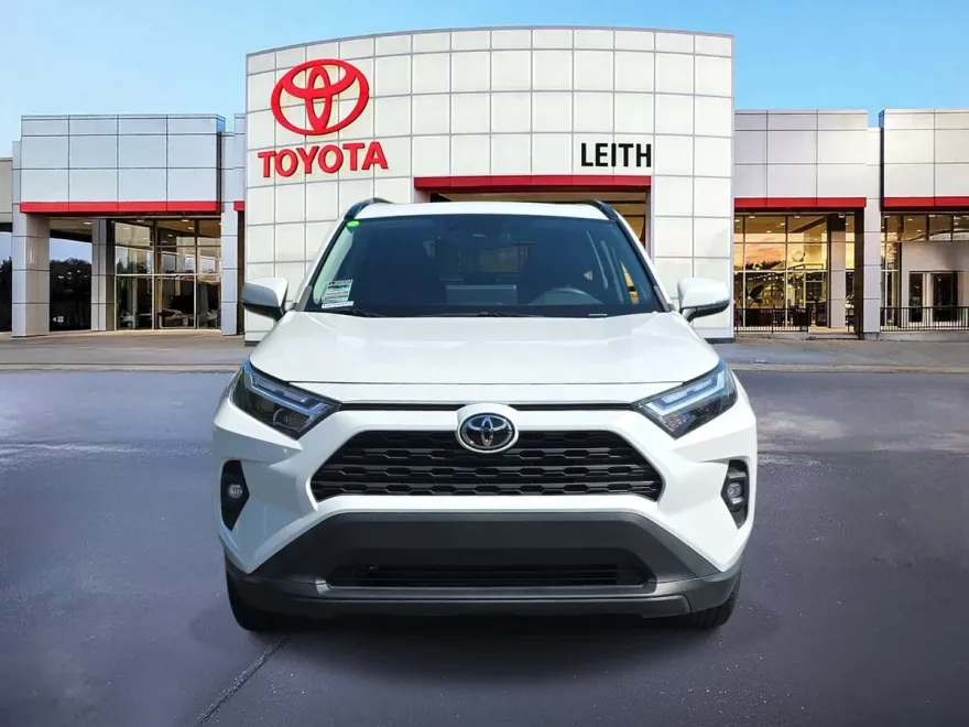2023 Toyota RAV4 XLE Premium photo 1