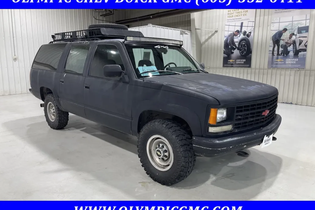 1993 Chevrolet Suburban Base photo 1