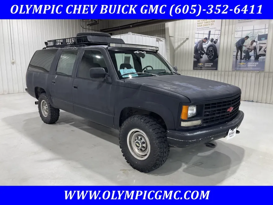 1993 Chevrolet Suburban Base photo 1
