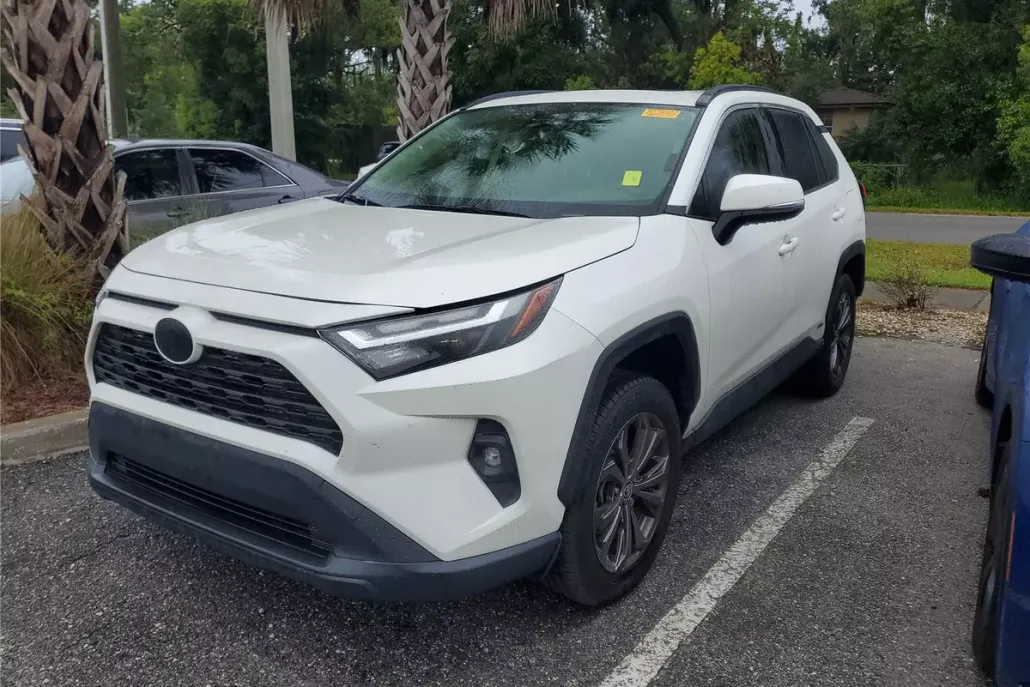 2022 Toyota RAV4 Hybrid XLE Premium photo 1